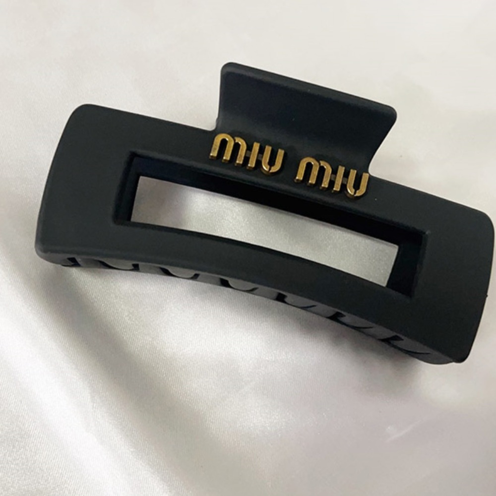 Beautiful !! Elegant Claw Hairclip !